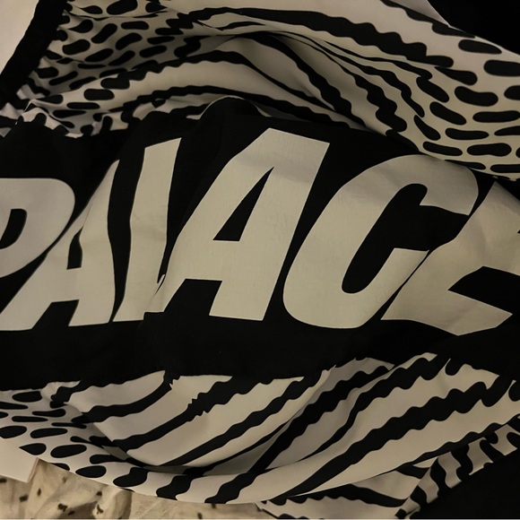 Palace windbreaker - Picture 3 of 3
